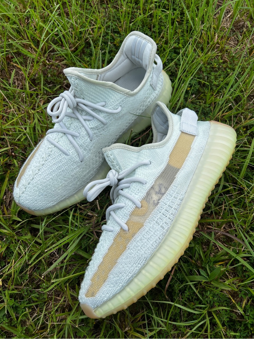 CLEAN Adidas size 11 Womens Yeezy 350 V2 Hyperspace Shoes